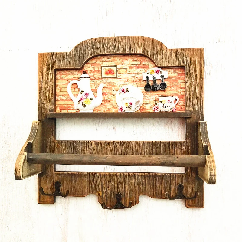 Rustikale Holzwandregal mit Haken