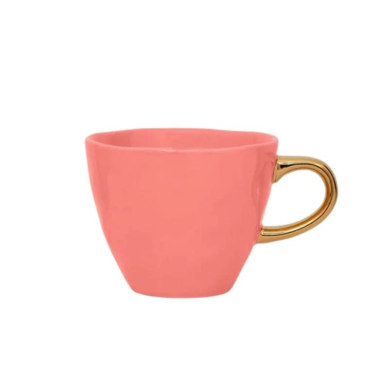 Urbane Naturkultur – Guten Morgen – Kaffeetasse – Verbrannte Koralle