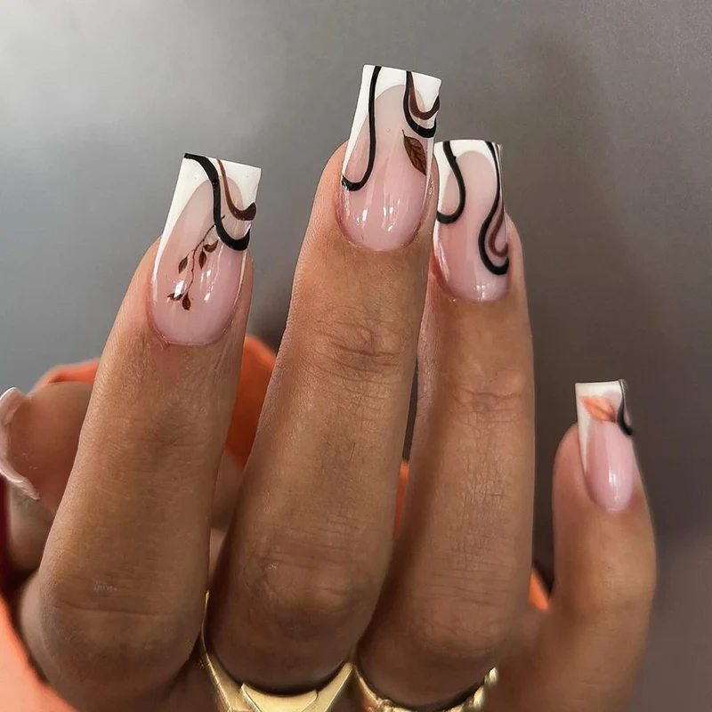 Kunstvolle Acryl-Nägel mit elegantem Marmor-Design Karnz
