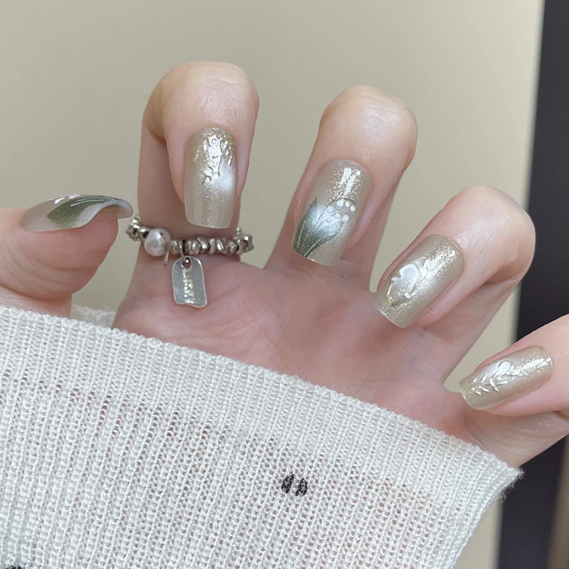 Elegante Blumen Press-On Nagelset Karnz 1789388748
