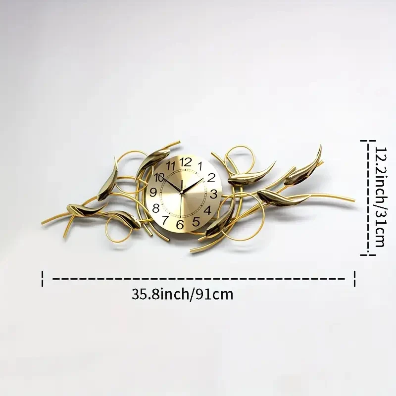 Verschnörkelte dekorative Metallwanduhr Karnz