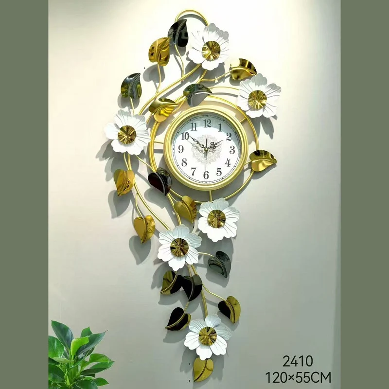 Floral Wanduhr Kunst mit elegantem Metallrahmen Karnz