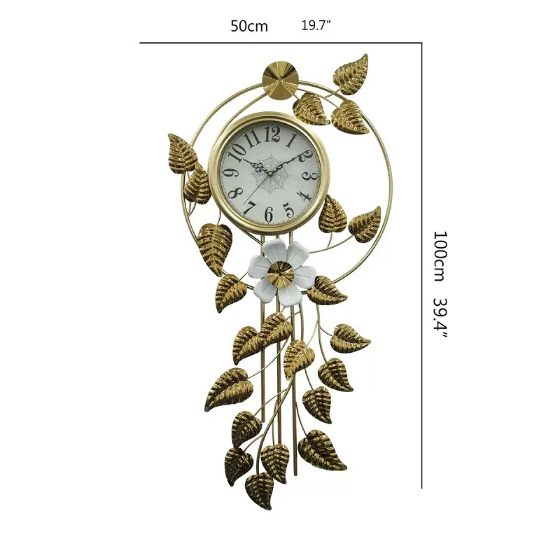 Dekorative Wanduhr mit floralen Akzenten Karnz