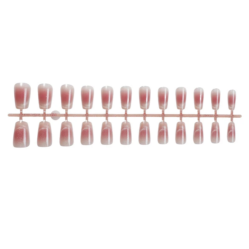Kunstnagel Set mit eleganten Ombre-Effekten Karnz