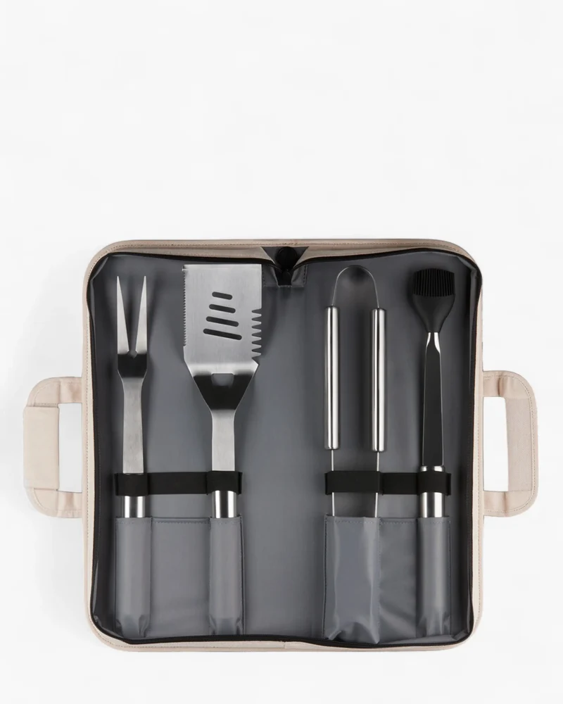 Le Creuset BBQ set of 4 tools and carry bag