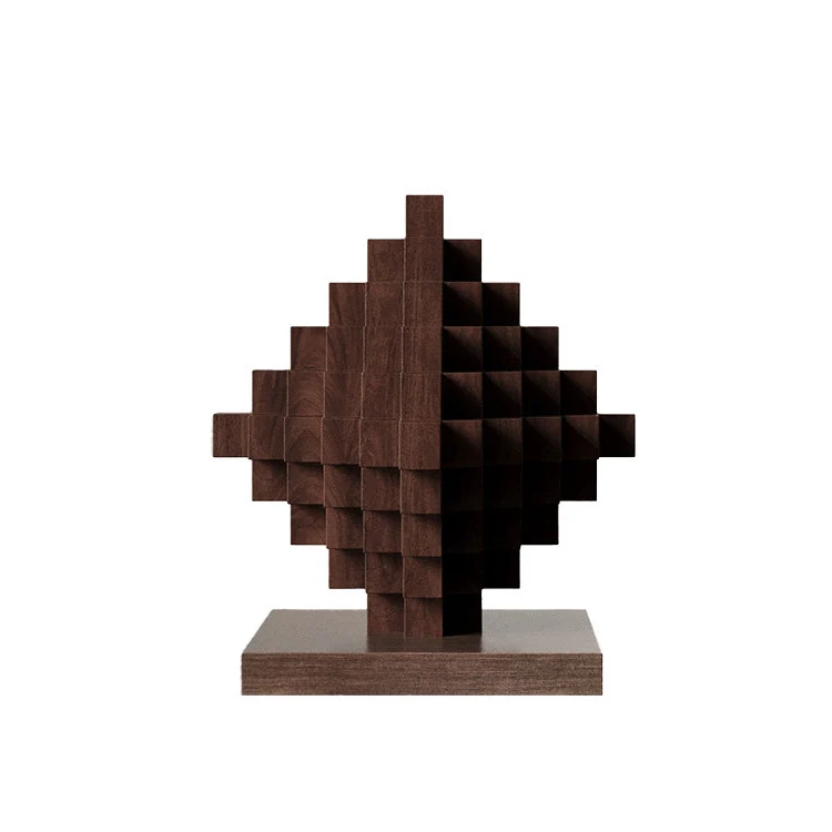Künstlerische geometrische Holzskulptur