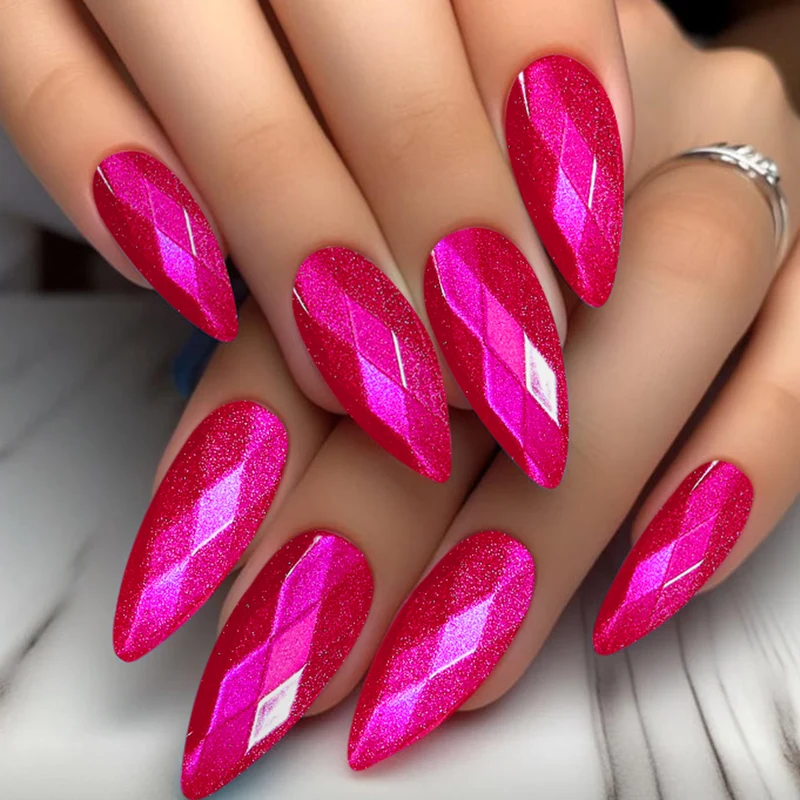 Schimmernde Stiletto Nagelkunst Verlängerungen Karnz