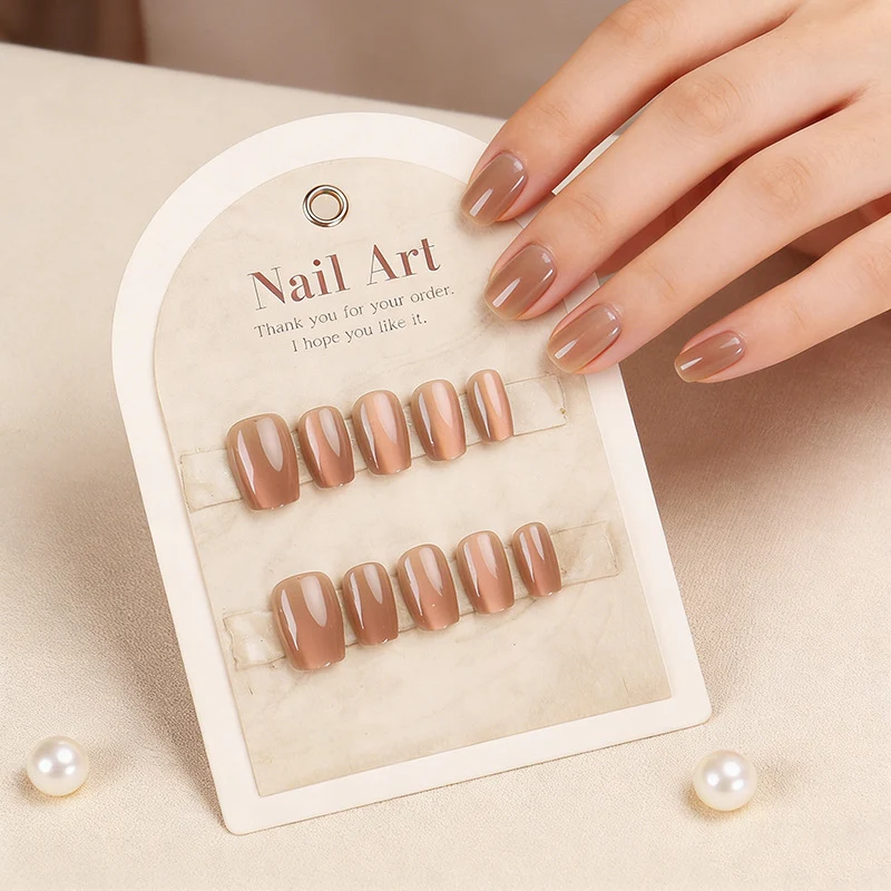 Geglättetes Press-On Nagelset Karnz