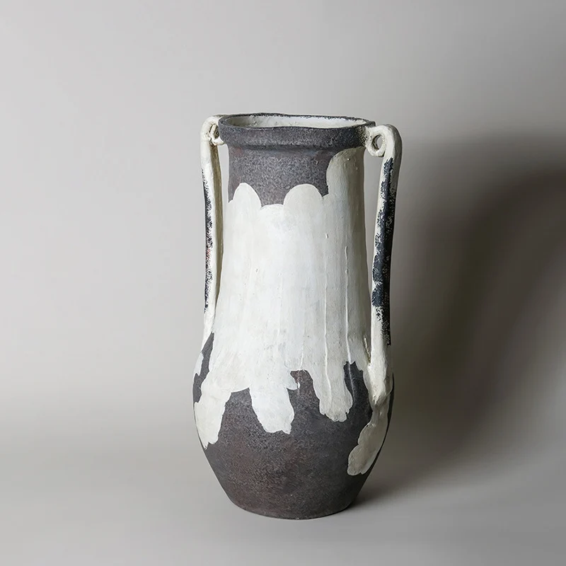 Künstlerische weiße und schwarze dekorative Keramikvase