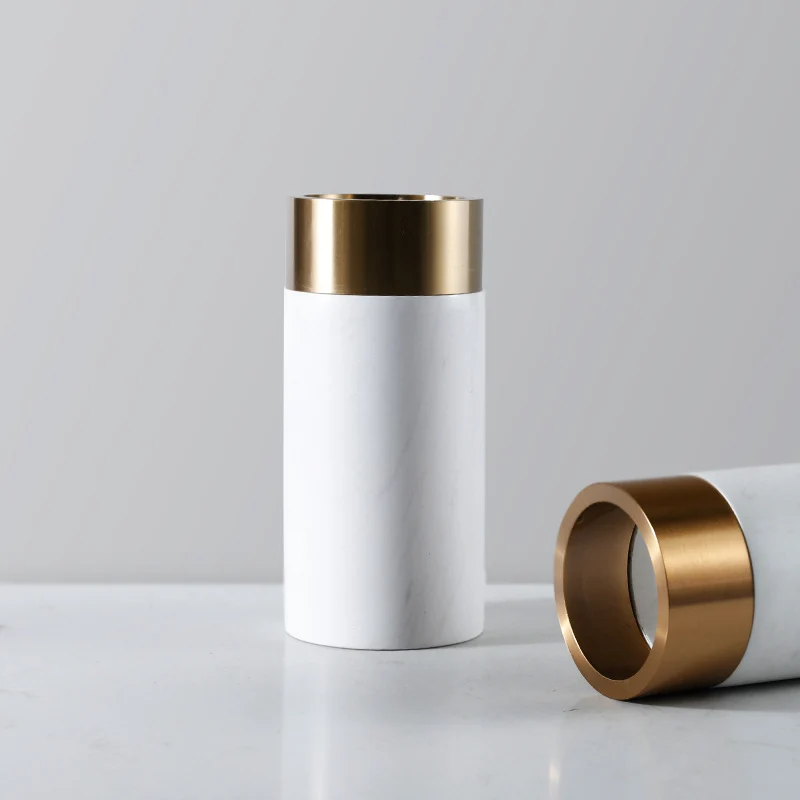 Stylischer Marmor- und Gold-Dekorhalter