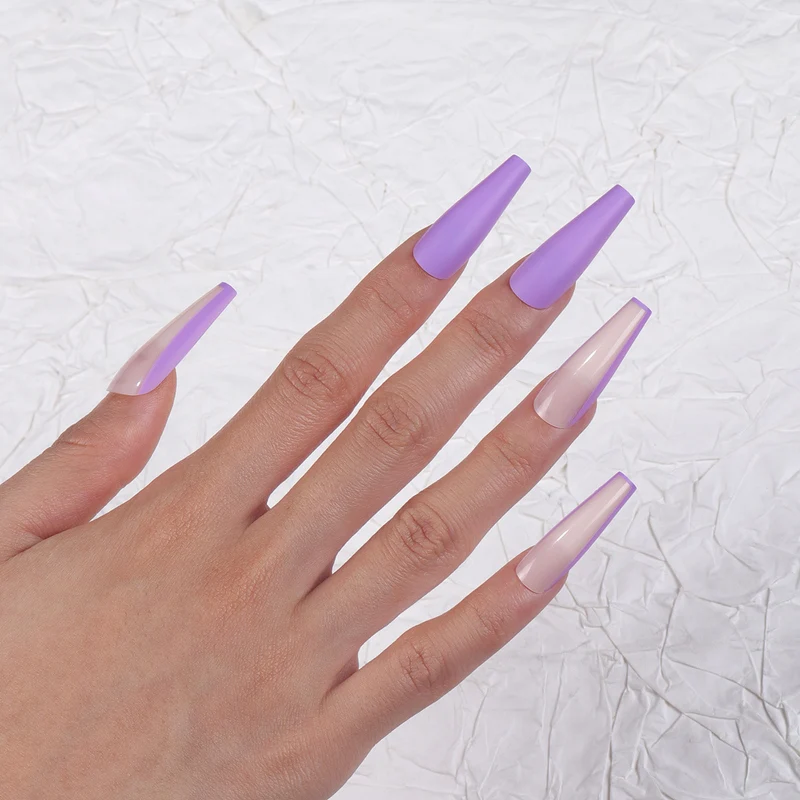 Elegante Matte Lange Stiletto-Nagelspitzen Karnz