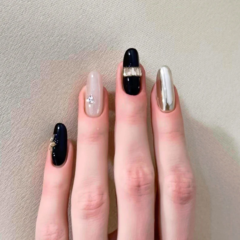 Künstlerische mit Rhinestones verzierte Press-On Nägel Karnz