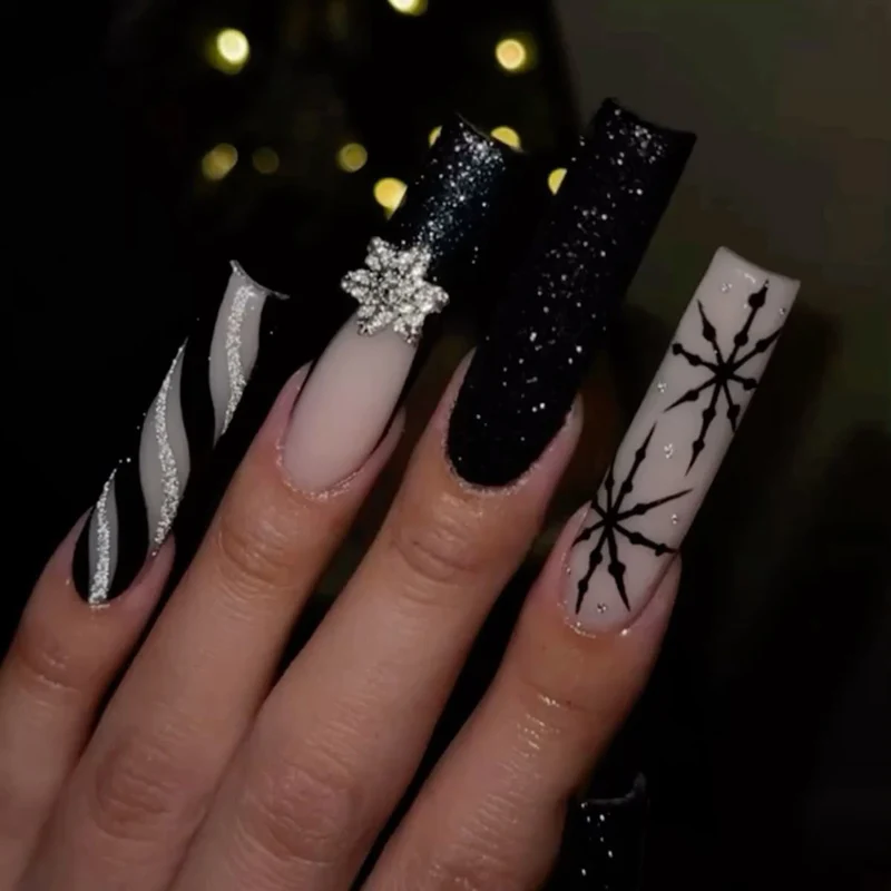 Dekorative Stiletto Drucknägel mit Glitzer und Schneeflocken-Design Karnz