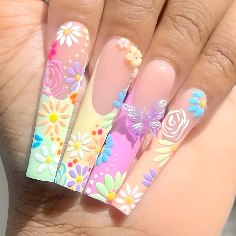 Dekorative Blumenmuster Nagelkunstverlängerungen Karnz