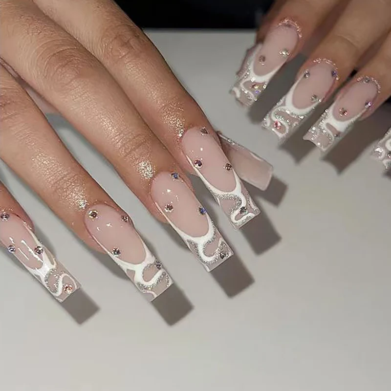 Dekorative Lange Nagelspitzen Karnz