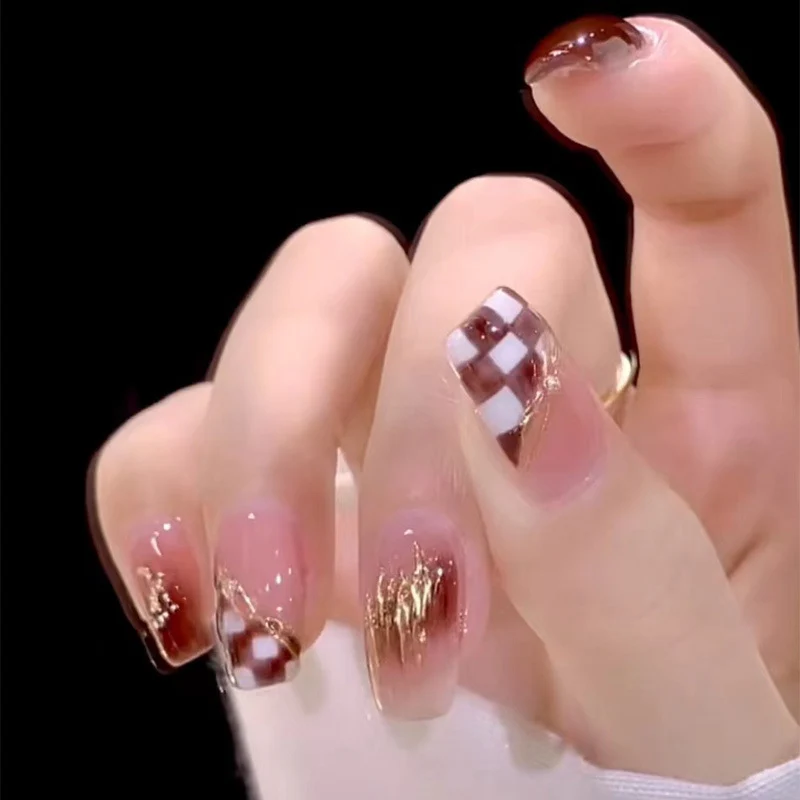 Künstlerisches Nail Art Press-On Set Karnz