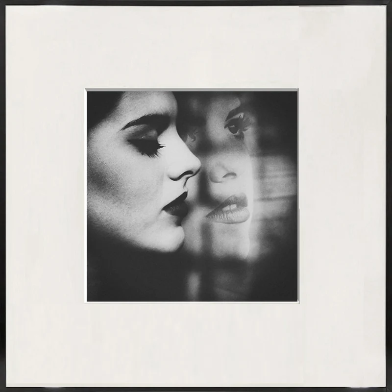 Eingerahmter Monochromer Kunstdruck