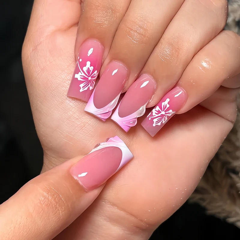 Kunstnagel Set mit floralen Verzierungen Karnz