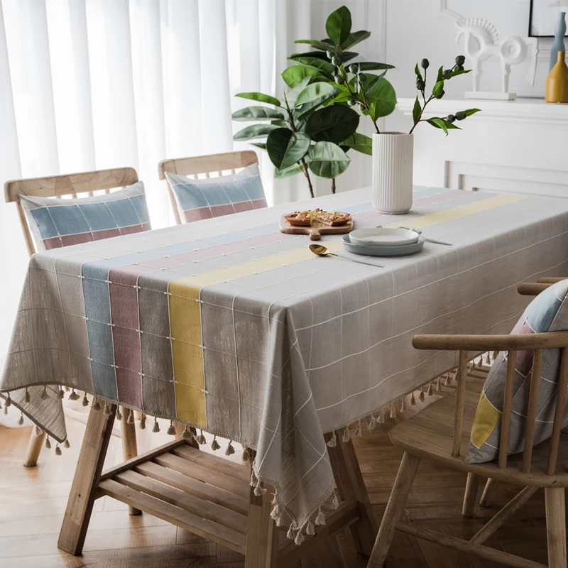 Minimalistische dekorative Tischdecke