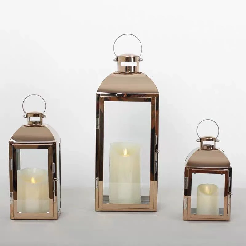 Glas-Paneled Metalllaternen-Trio mit Tragegriffen Karnz