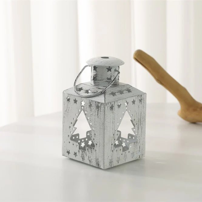 Distressed Shabby-Chic quadratische Teelichthalter mit Weihnachtsbaum-Ausschnitten Karnz