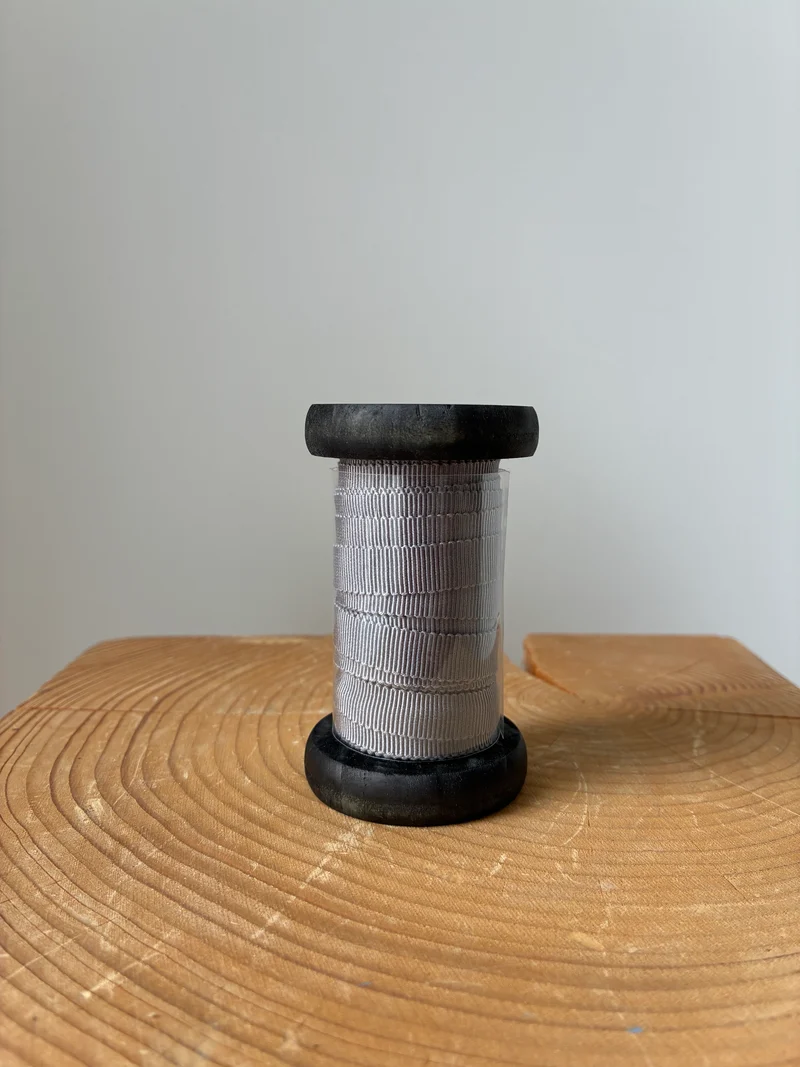 Geschenkband auf Spule