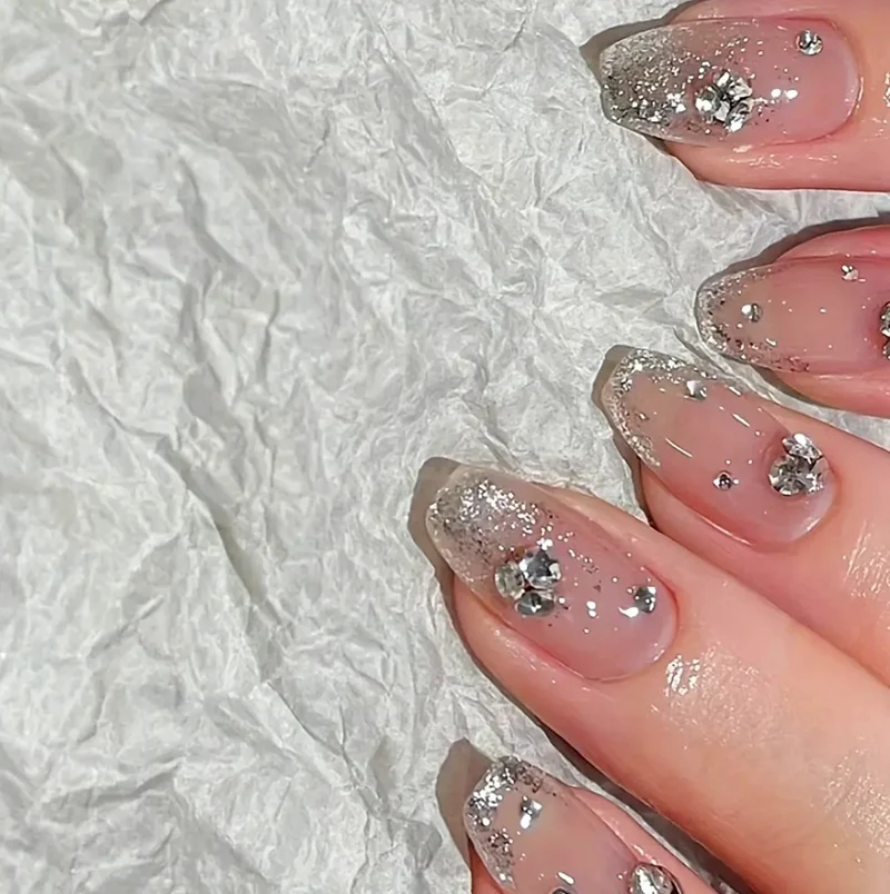 Elegante Kristall Dekor Nagelkunst Karnz