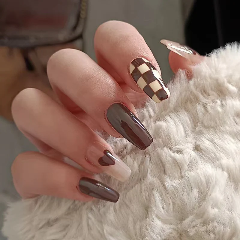 Künstlerische Karierte Nagelkunst Karnz