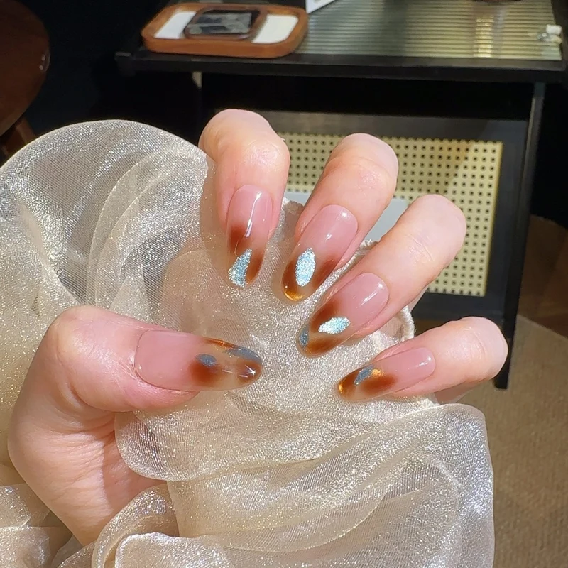 Künstlerisches Gradient Press-On Nail Set Karnz