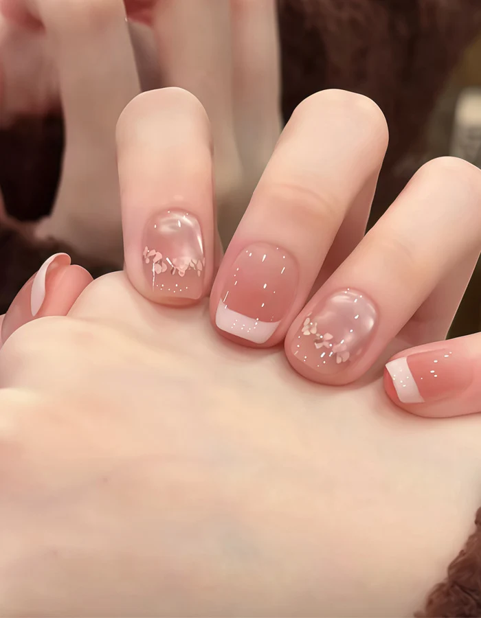 Blumiges Akzent Press-On Nagelset Karnz