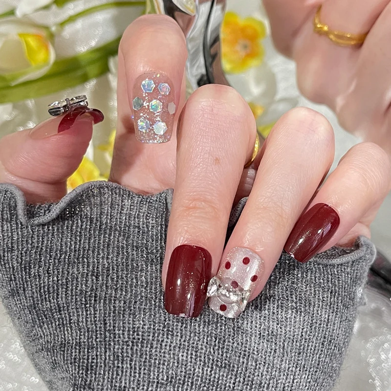 Festives Glitzerndes Press-On-Nagelset Karnz