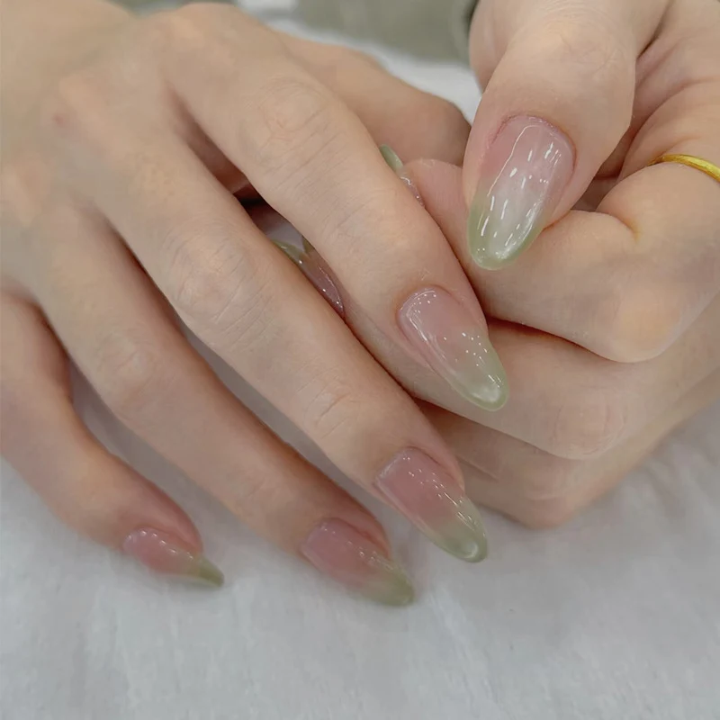 Elegante Ombre Mandel-förmige Press-On Nägel Karnz