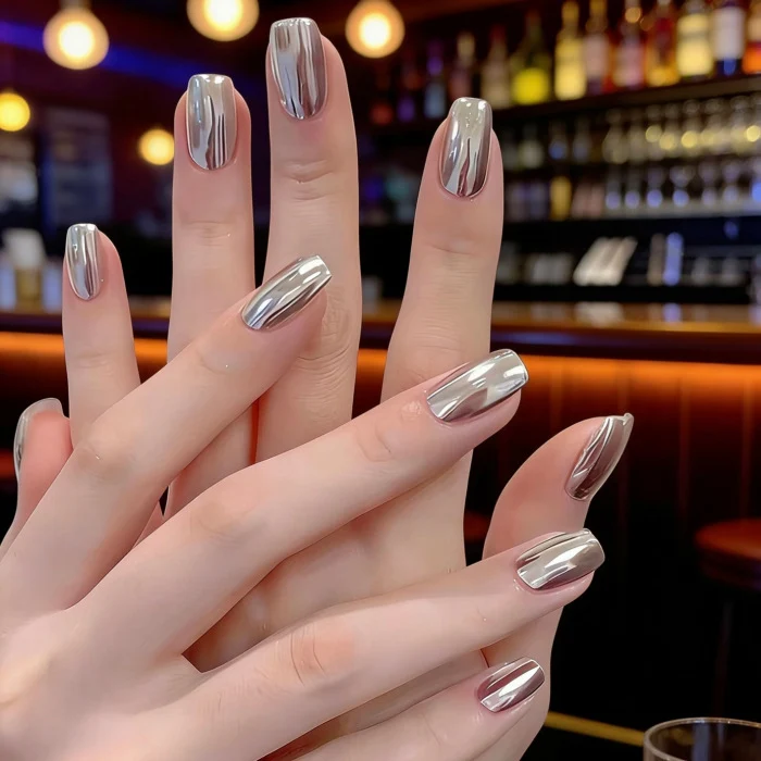 Metallic Nagel Kunst Extensions Karnz