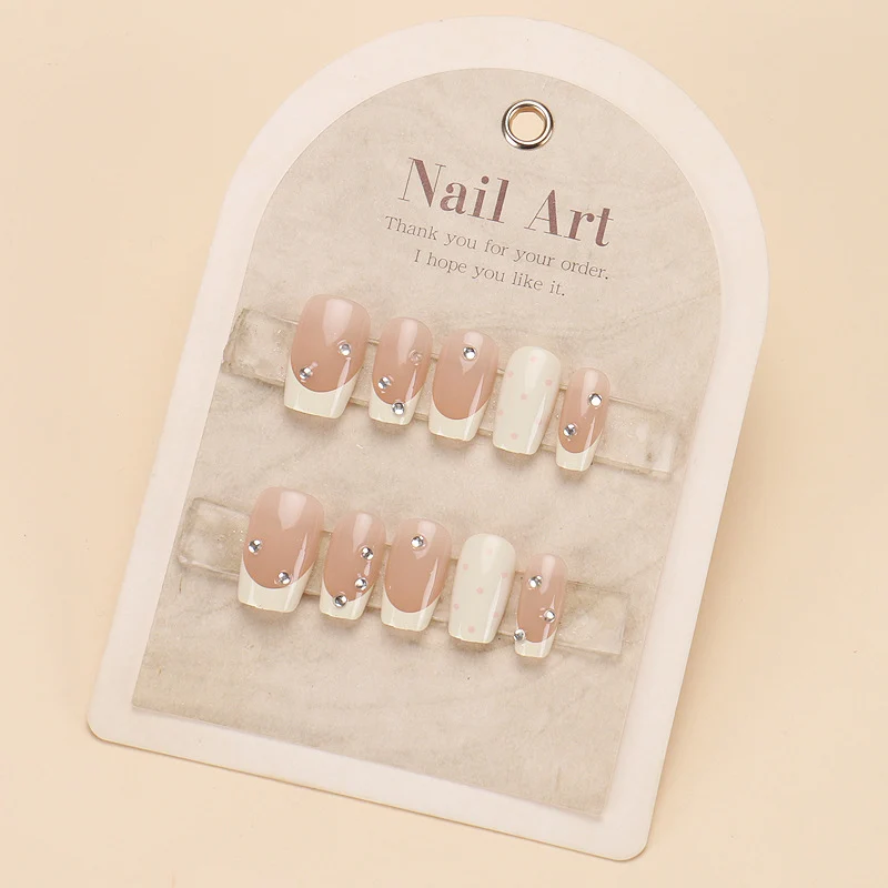 Luxus Press-On Nagelset mit Strassakzenten Karnz