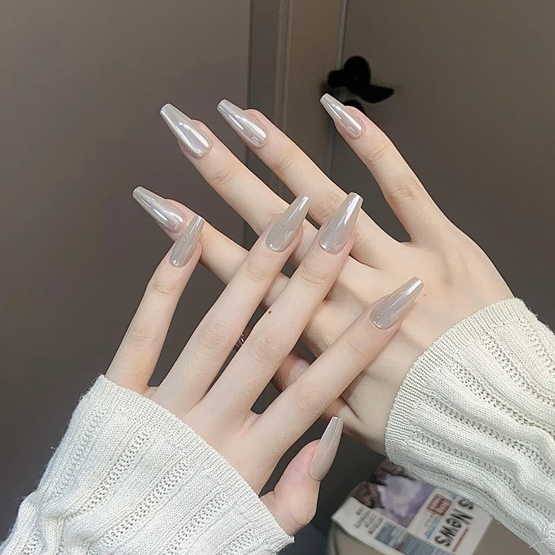 Lange Stiletto Press-On Nägel mit hochglänzendem Finish Karnz