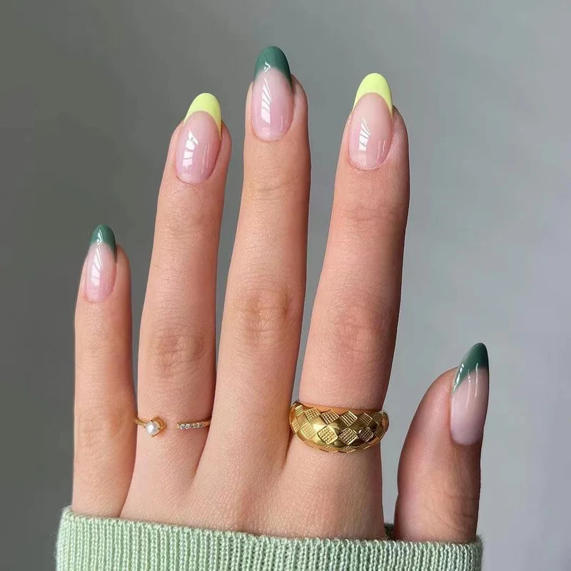 Kunstvolle Nagelkunst mit kreativen Farbspitzen Karnz