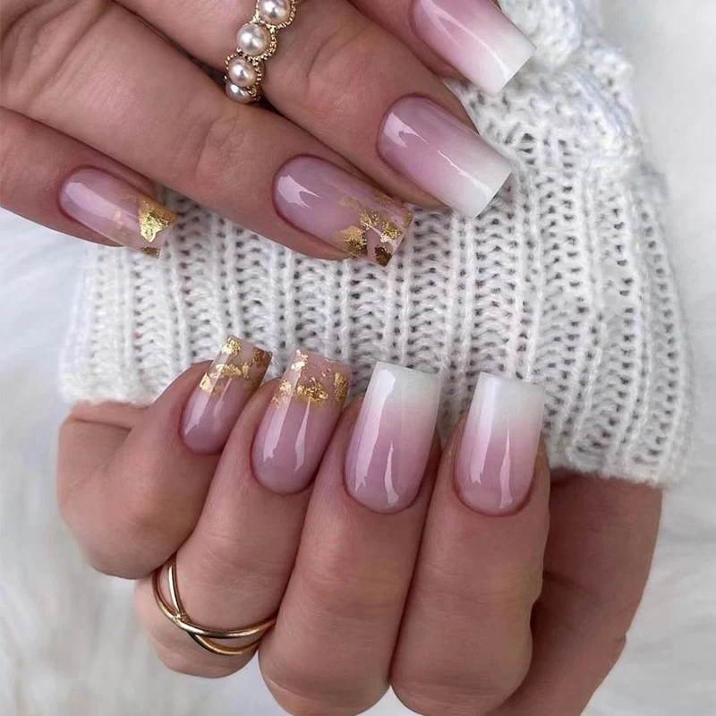 Kunstvolle Gel-Nägel mit Glitzer und Ombre-Effekt Karnz
