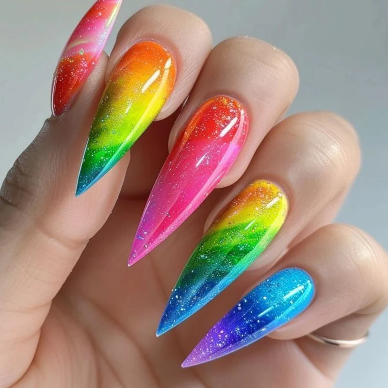 Stiletto Regenbogen Ombre Nagelkunst Verlängerungen Karnz