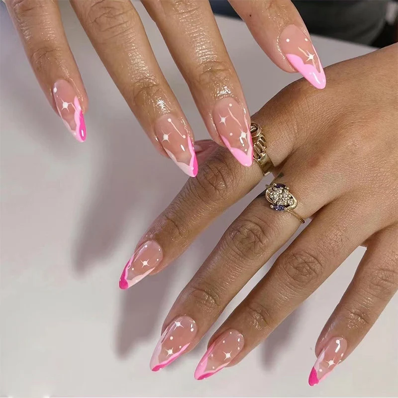 Künstliche Nagelverlängerungen mit elegantem Glitzerakzent Karnz