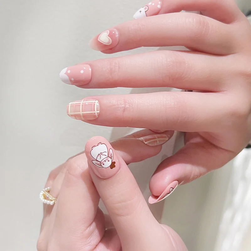 Kreative Nagelkunst mit niedlichen Motiven Karnz