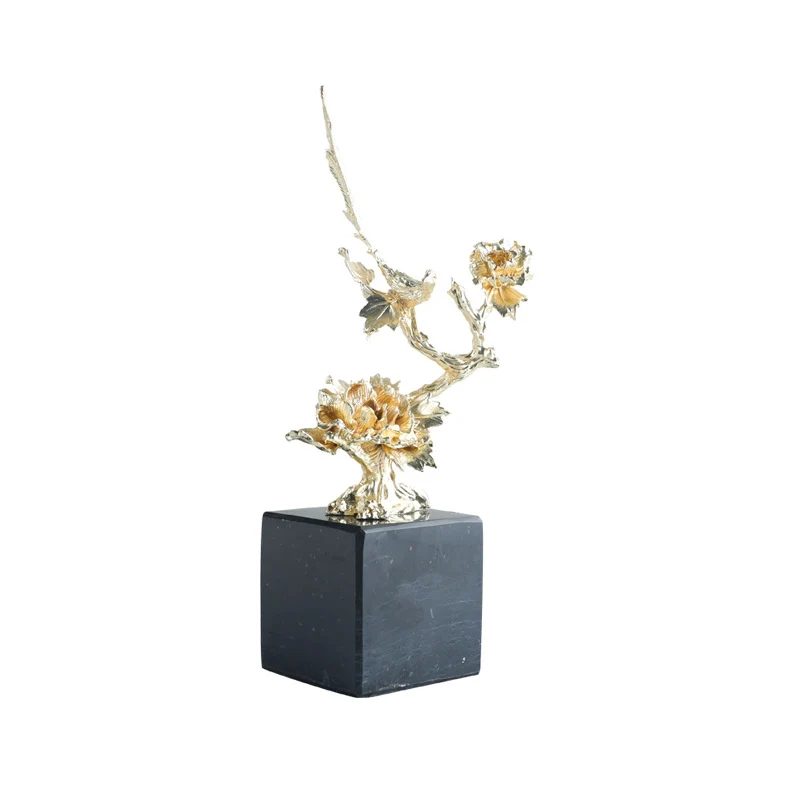 Künstlerische Blumenskulptur