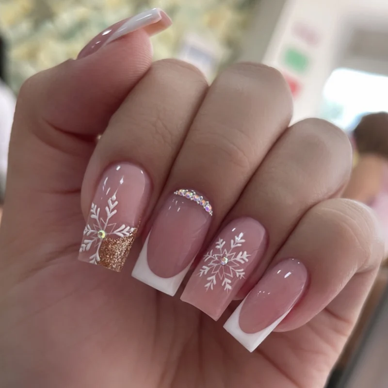 Elegante französische Spitze Winter Nagelkunst Verlängerungen Karnz