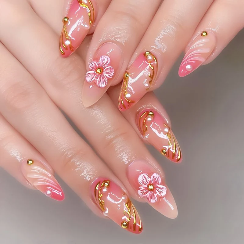 Elegante Blumen 3D Nagelkunst Karnz