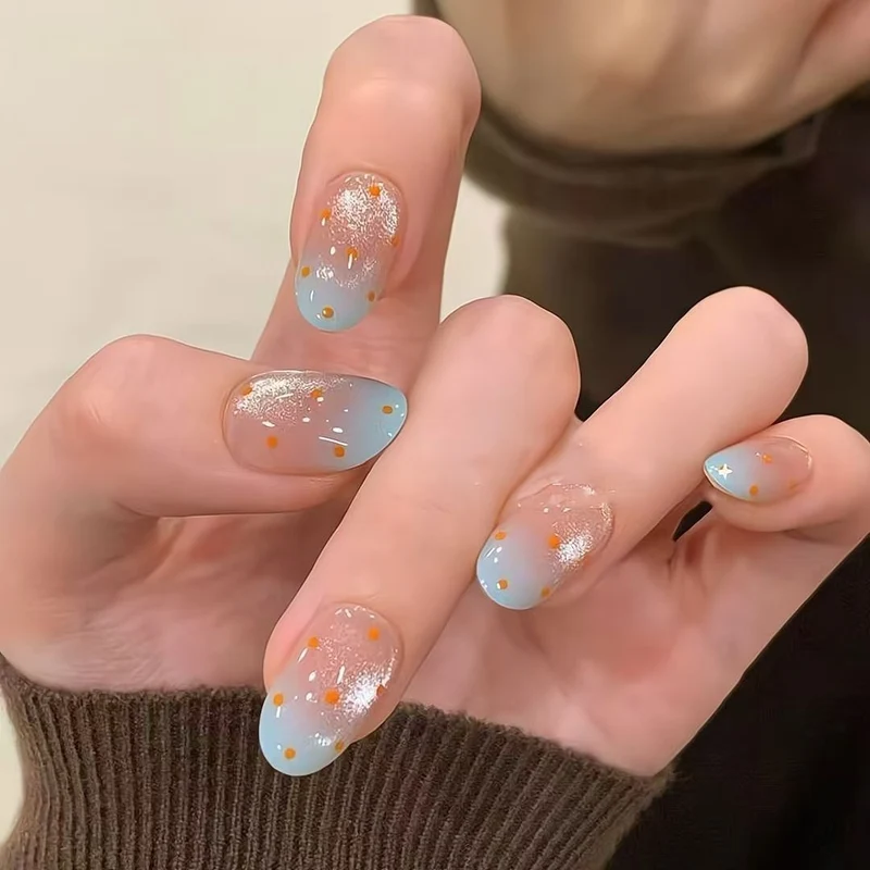 Dekorative Gel-Nagelkunst Karnz