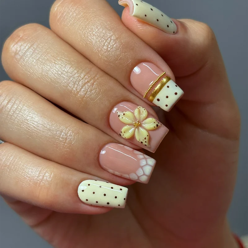 Kreative Blumen Nagelkunst Karnz
