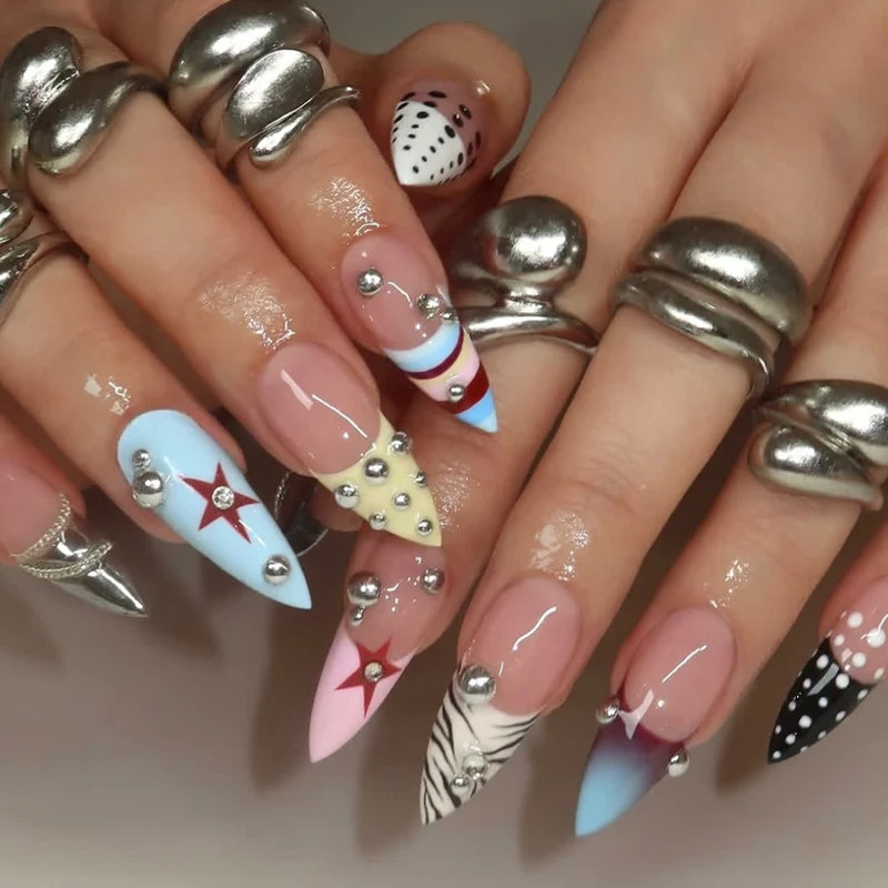 Künstlerische Gel-Nagelverlängerungen Karnz