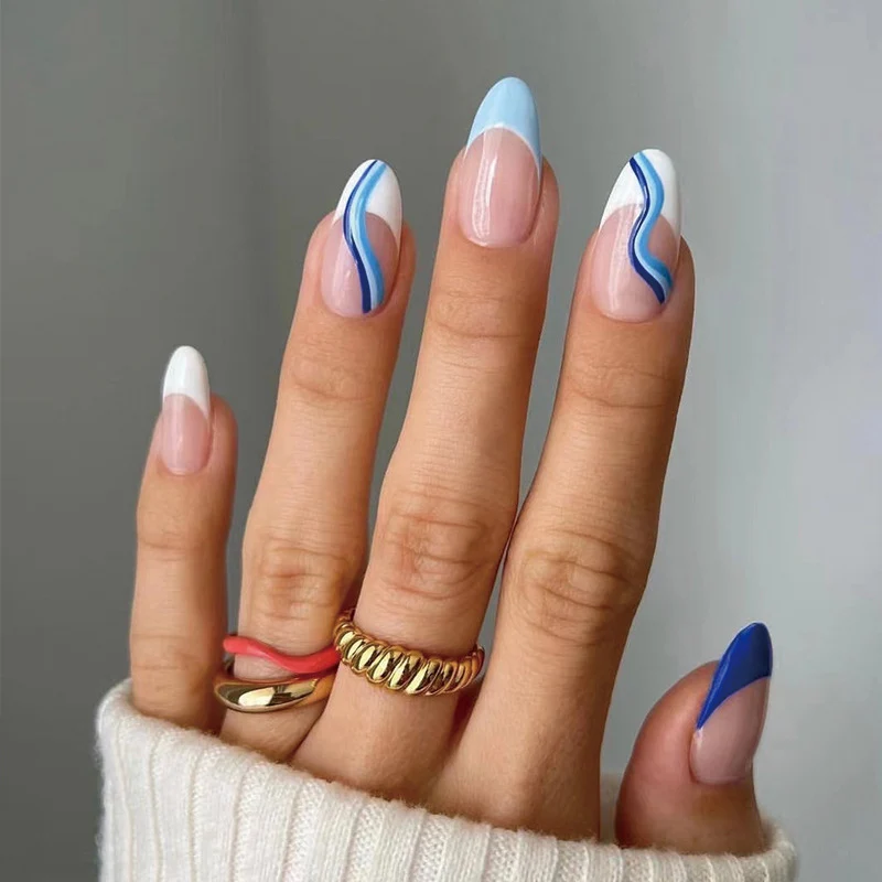 Elegante Kunstnägel mit modernem Design Karnz