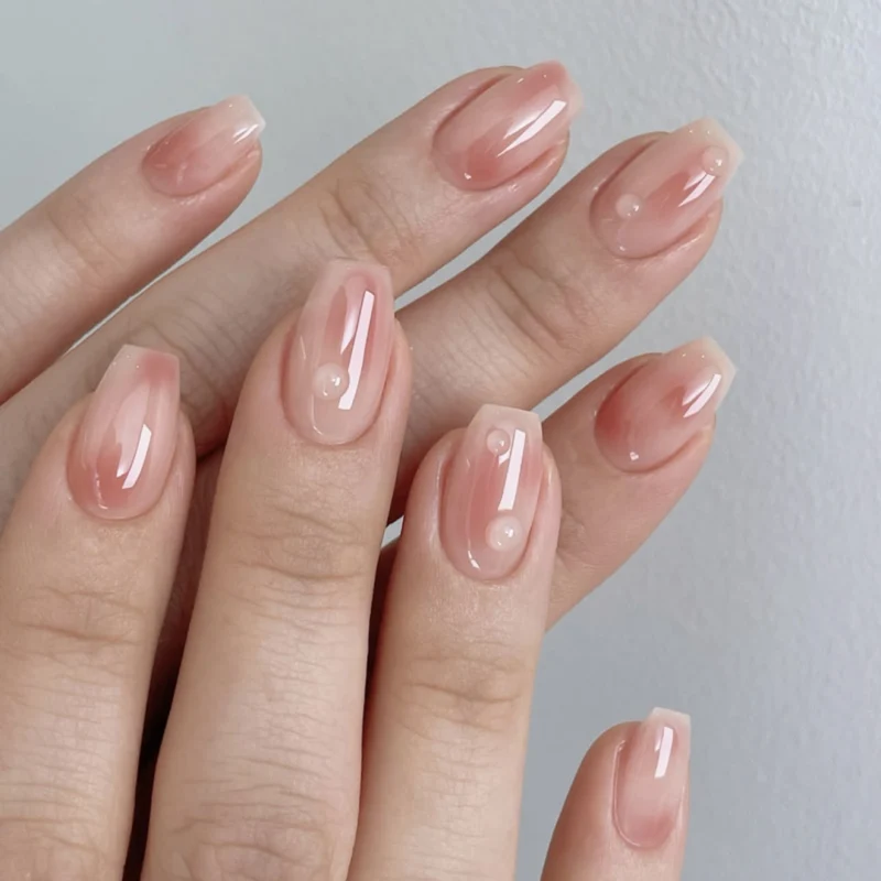 Elegante Kunstgärten mit hochglänzendem Finish Karnz