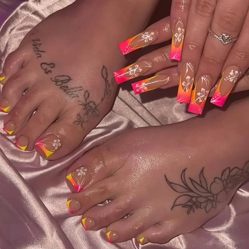 Trendige Blumige Acryl-Nagelkunst-Set Karnz