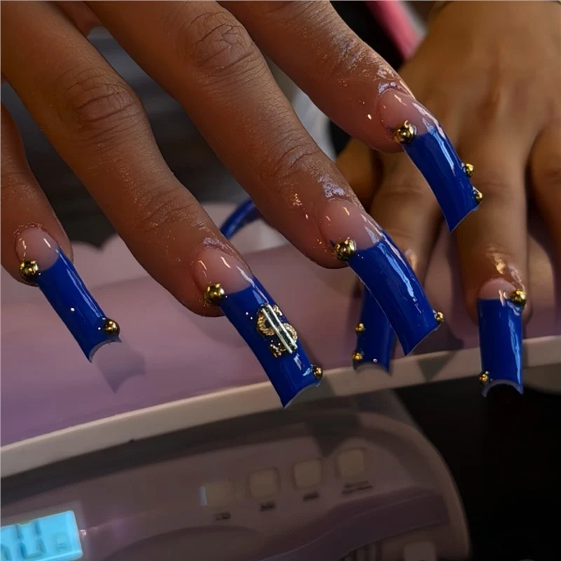 Premium Glänzende Nagelverlängerungen Karnz